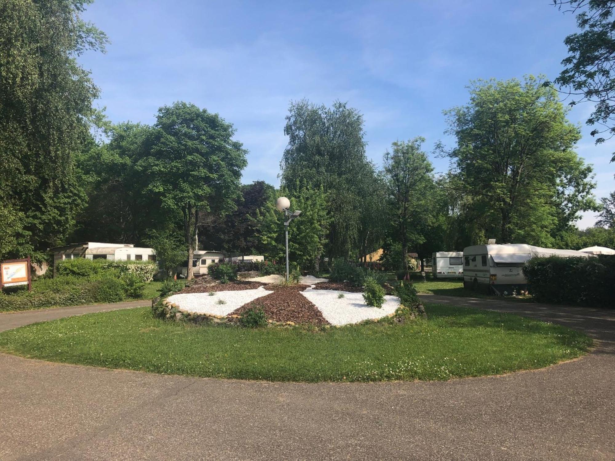 Camping Les Lupins Seppois-le-Bas Bagian luar foto